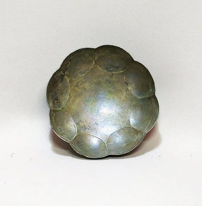 COUPELLE SASSANIDE en argent ornée de huit...