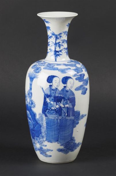 CHINE
Vase de forme balustre en porcelaine...