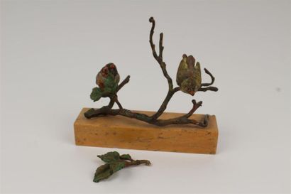GROUPE en bronze de Vienne figurant deux...