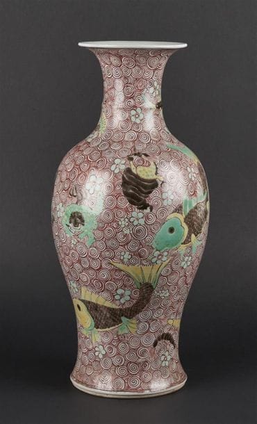 CHINE
Vase balustre en porcelaine à décor...