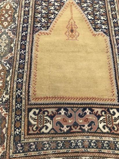TURQUIE Yordes
Tapis de prière à mihrab,...