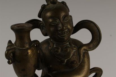 CHINE, XIXe siècle 
Bouddha en bronze à patine...