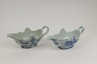 CHINE, XVIIIe siècle 
Paire de saucières...