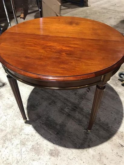 TABLE de salle à manger et DEUX ALLONGES...