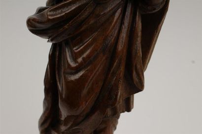 SUJET en bois naturel sculpté figurant le...