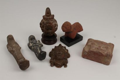 SIX OBJETS ethniques et dans le goût des...