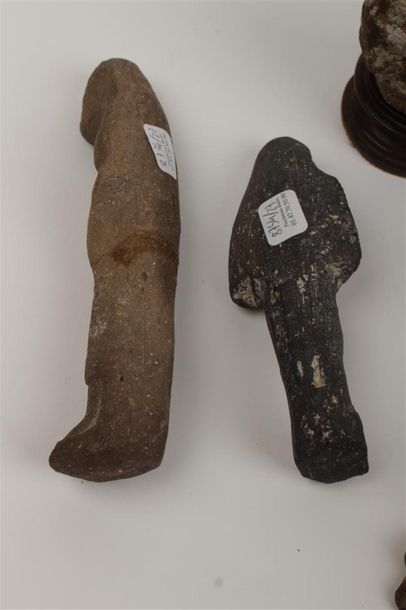 SIX OBJETS ethniques et dans le goût des...