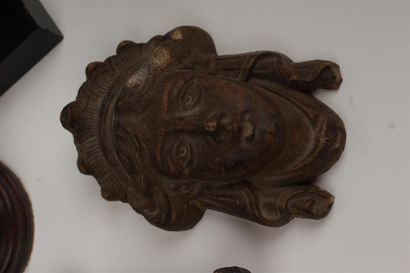 SIX OBJETS ethniques et dans le goût des...