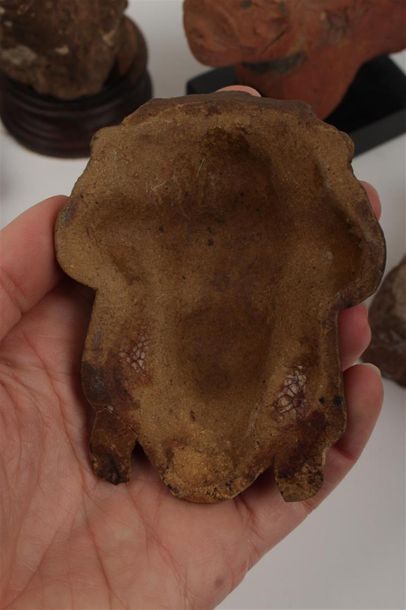 SIX OBJETS ethniques et dans le goût des...