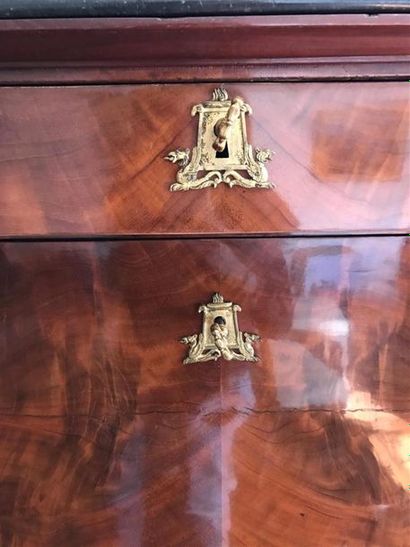 SECRETAIRE à colonnes détachées en acajou...