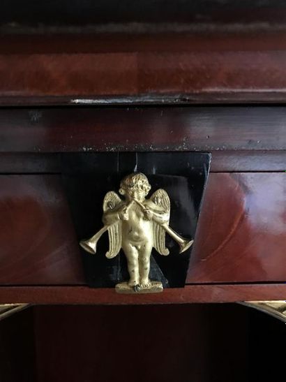 SECRETAIRE à colonnes détachées en acajou...