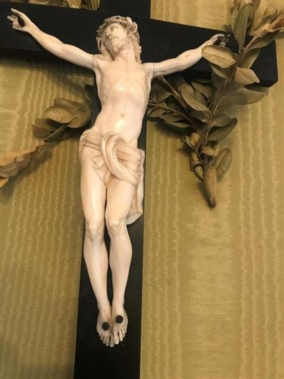 CHRIST en ivoire de Dieppe du XIXe siècle...