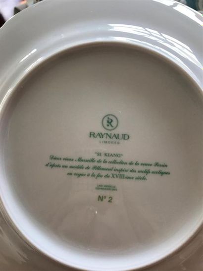 RAYNAUD 
Important service de table en porcelaine,...