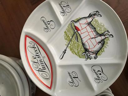PORCELAINE D'AUTEUIL 
Importante partie de...