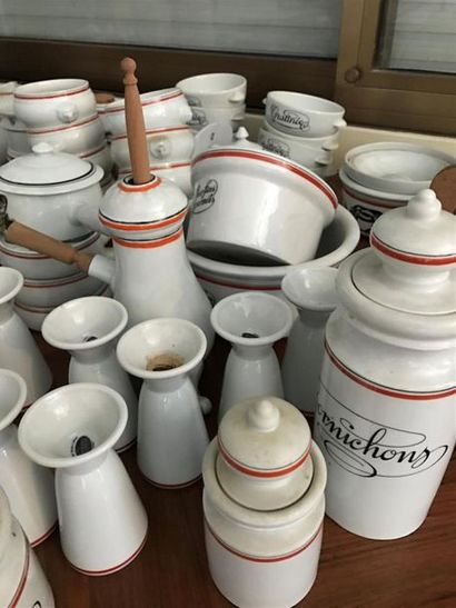 PORCELAINE D'AUTEUIL 
Importante partie de...