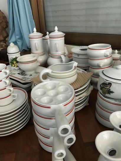 PORCELAINE D'AUTEUIL 
Importante partie de...
