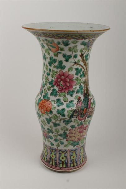 CHINE, fin du XIXe siècle
Vase yan-yan en...