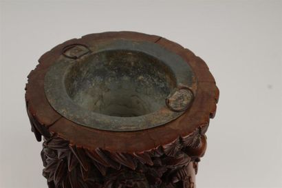 CHINE, fin du XIXe siècle 
Bitong en bois...