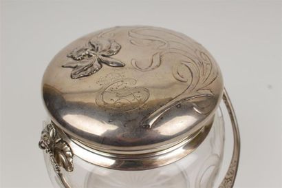 SEAU à BISCUITS, en cristal taillé et gravé,...