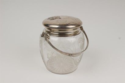 SEAU à BISCUITS, en cristal taillé et gravé,...