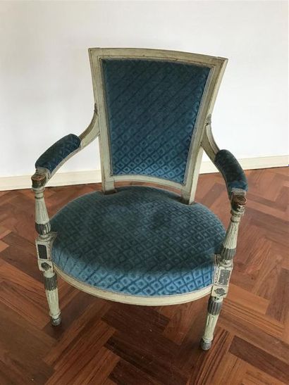 FAUTEUIL en cabriolet en bois laqué 
Style...