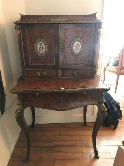 BUREAU bonheur du jour en bois de placage...