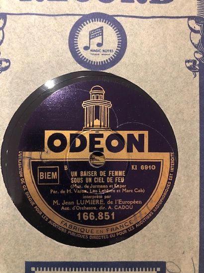 Lot de 20 disques 78 tours dans leurs pochettes...
