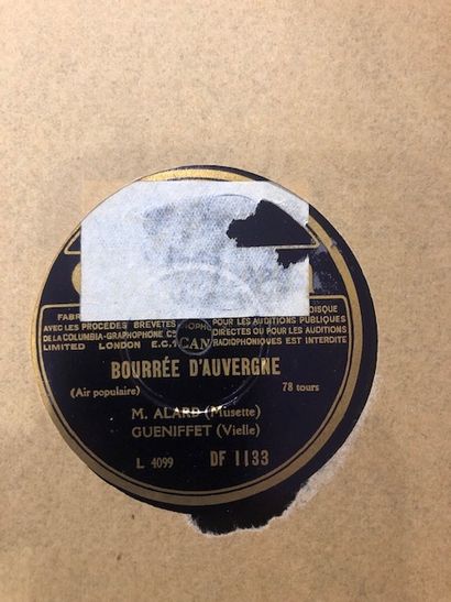 Lot de 20 disques 78 tours dans leurs pochettes...