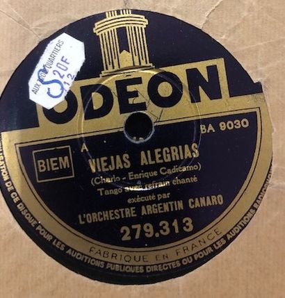 Lot de 20 disques 78 tours dans leurs pochettes...