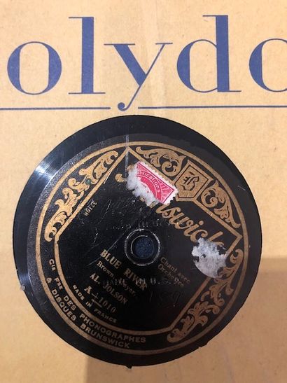 Lot de 20 disques 78 tours dans leurs pochettes...