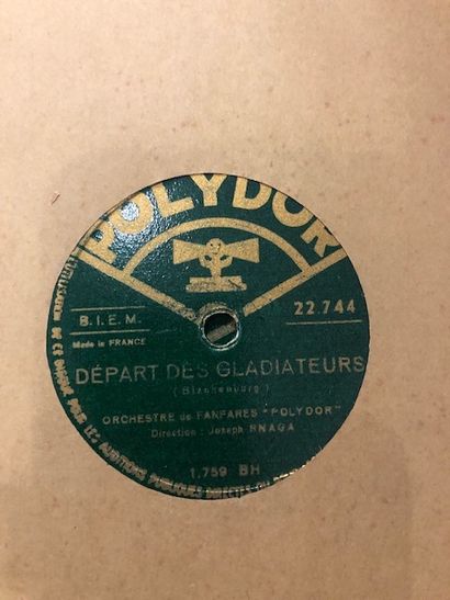 Lot de 20 disques 78 tours dans leurs pochettes...