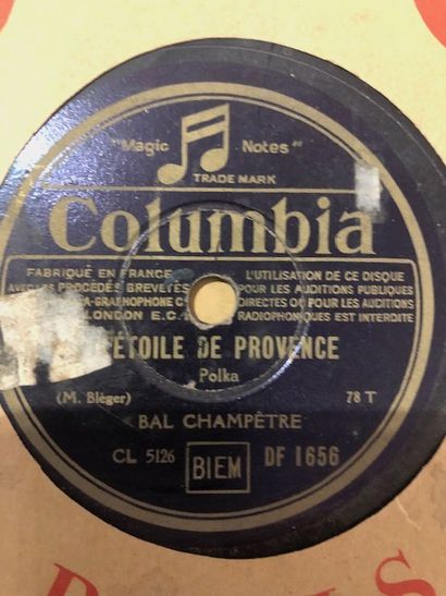 Lot de 20 disques 78 tours dans leurs pochettes...