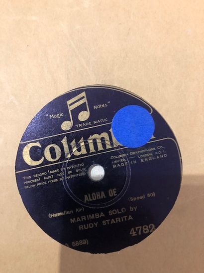 Lot de 20 disques 78 tours dans leurs pochettes...