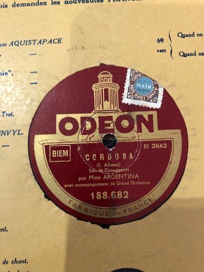 Lot de 20 disques 78 tours dans leurs pochettes...