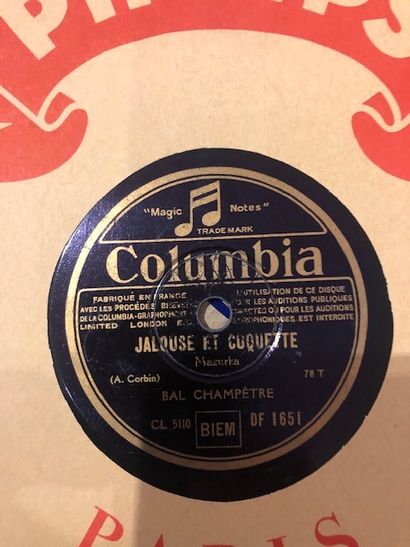 Lot de 20 disques 78 tours dans leurs pochettes...