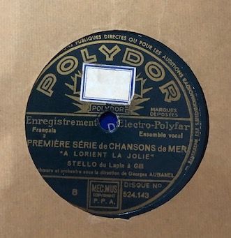 Lot de 20 disques 78 tours dans leurs pochettes...