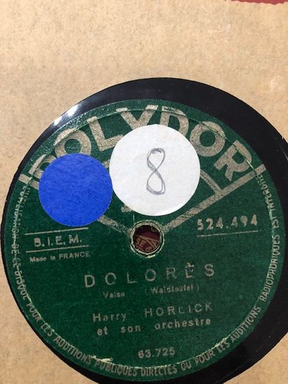 Lot de 20 disques 78 tours dans leurs pochettes...