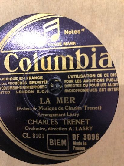 
Lot de 28 disques 78 tours dans leurs pochettes...