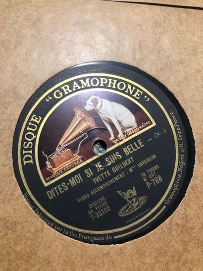 Disques 78 tours. Album de 12 disques 