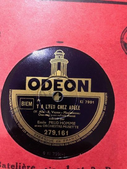 Lot de 20 disques 78 tours dans leurs pochettes...