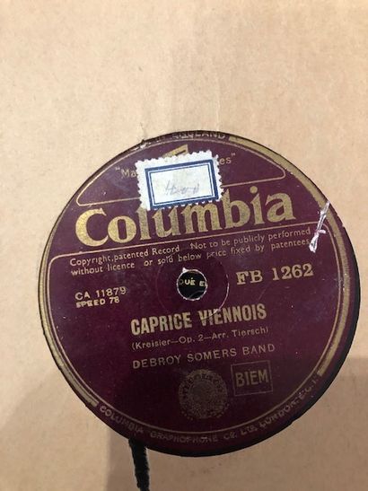 Lot de 20 disques 78 tours dans leurs pochettes...