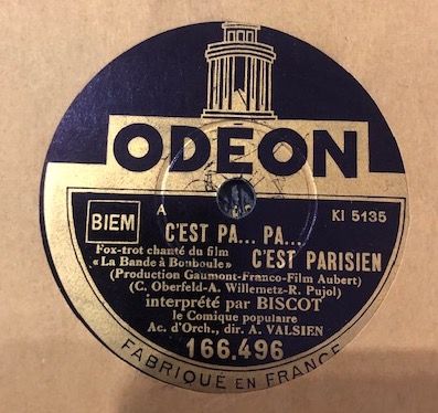 Lot de 20 disques 78 tours dans leurs pochettes...