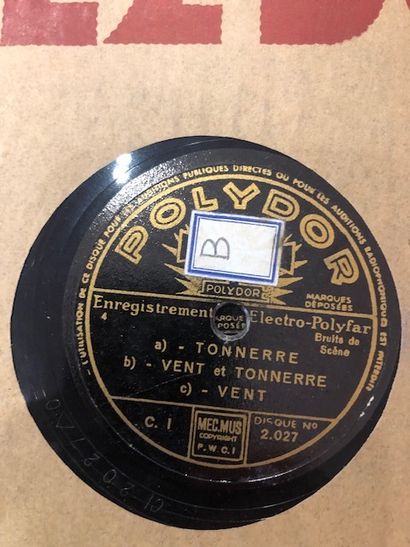 Lot de 20 disques 78 tours dans leurs pochettes...
