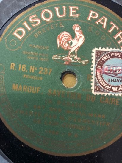 
Lot de 28 disques 78 tours dans leurs pochettes...