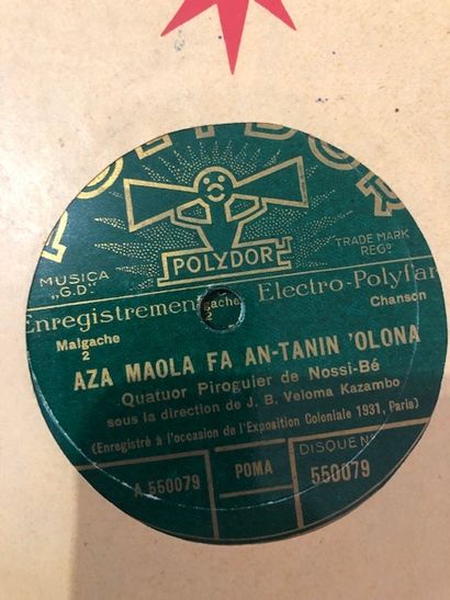 Lot de 20 disques 78 tours dans leurs pochettes...