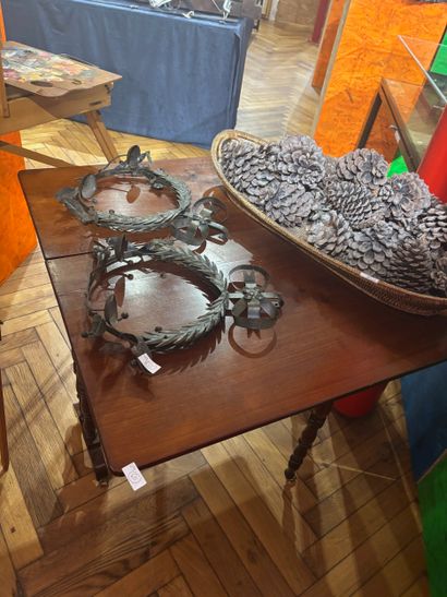 Table pliante en bois avec rabats sur roulette,...