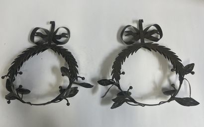 Paire d’appliques couronne de laurier avec...