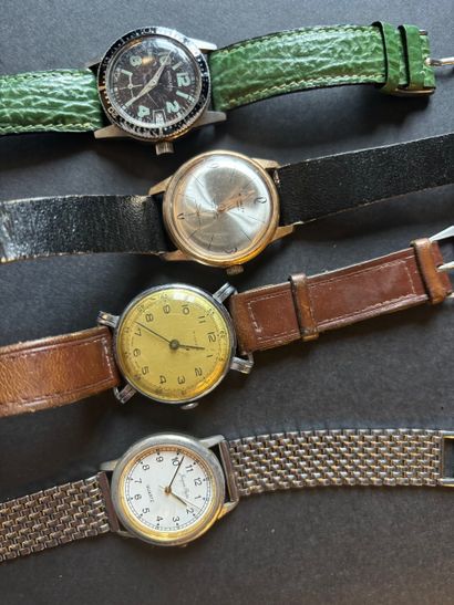 Ensemble de montres diverses