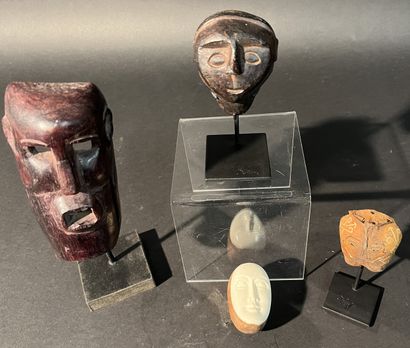 Collection de 4 masques Africain ou océanien...