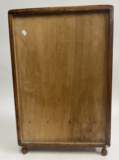 Armoire de poupée vers 1950 en bois. Travail...